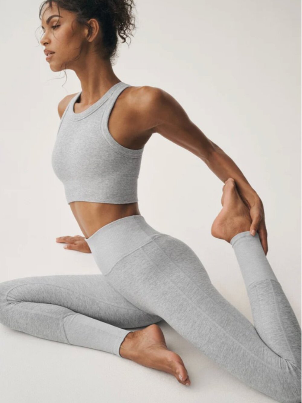 Alo Yoga High Waisted Alosoft Lounge Leggings Athletic Heather Gray